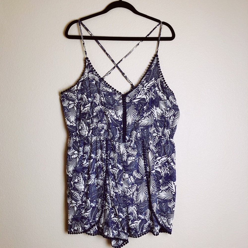 Xhilaration Blue Tropical Leaf romper XXL